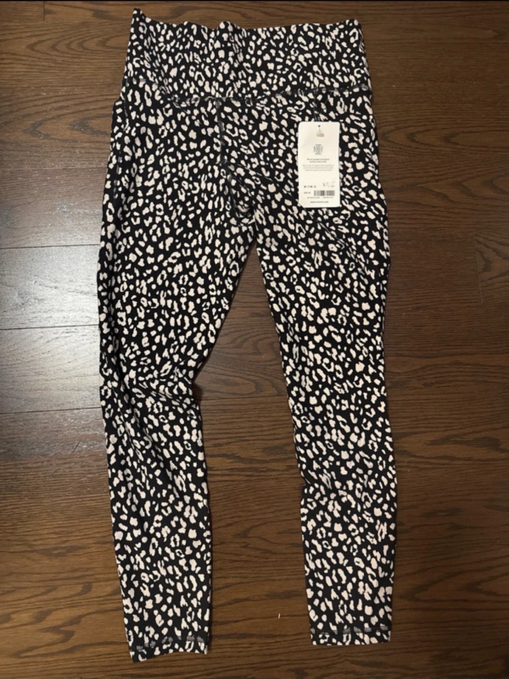 Athleta salutation stash pocket 7/8 tight